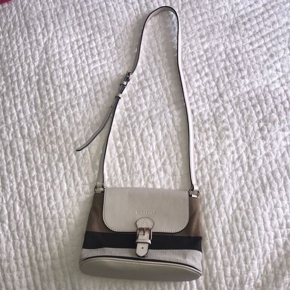 Burberry Handbags - Burberry Gowan canvas and leather crossbody